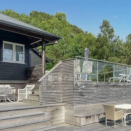 3 Bedroom Beautiful In Forde I Hordaland Holiday home