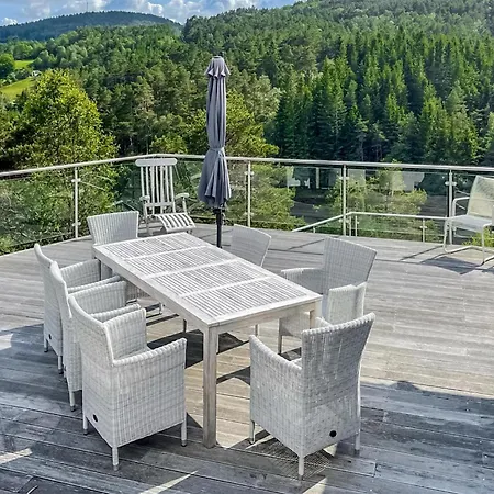 3 Bedroom Beautiful In Forde I Hordaland Holiday home